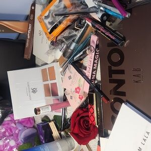 💥Makeup💥LIVE SHOW ✨️$15 Min. Purchase To‎ Ship❤️.      #1 To 100🌹Thank You🌹